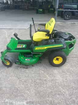 2023 John Deere Z320R Image