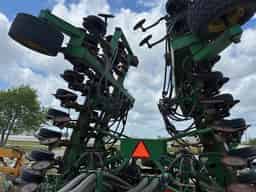 2011 John Deere 1890 Image