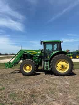 2010 John Deere 7330 Image