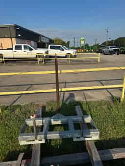 Modern SKID STER HAY SPEAR Image