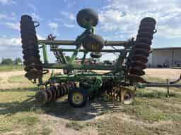 2007 John Deere 637 Image