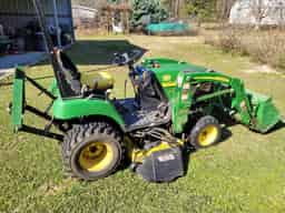 2005 John Deere 2210 Image