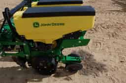 2024 John Deere 1725 Image