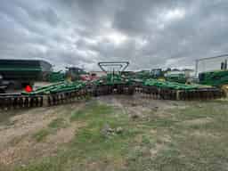 2023 John Deere 2633 LT Fold Disk – 40’8″ DPFS Image