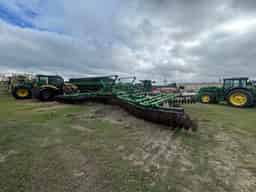 2023 John Deere 2633 LT Fold Disk – 40’8″ DPFS Image