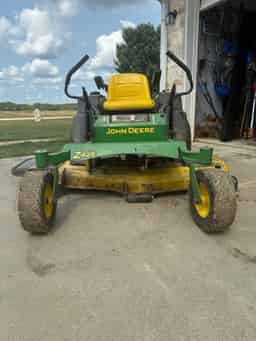 2010 John Deere Z425 Image