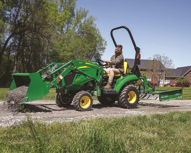 John Deere 1023E