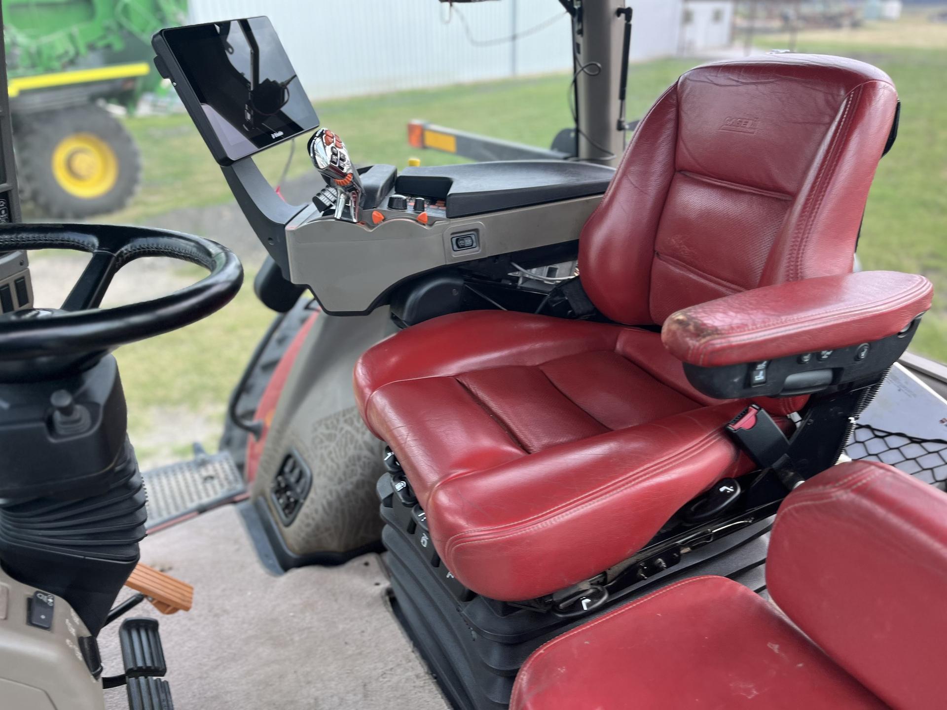 2015 Case IH Magnum 310 Rowtrac Image