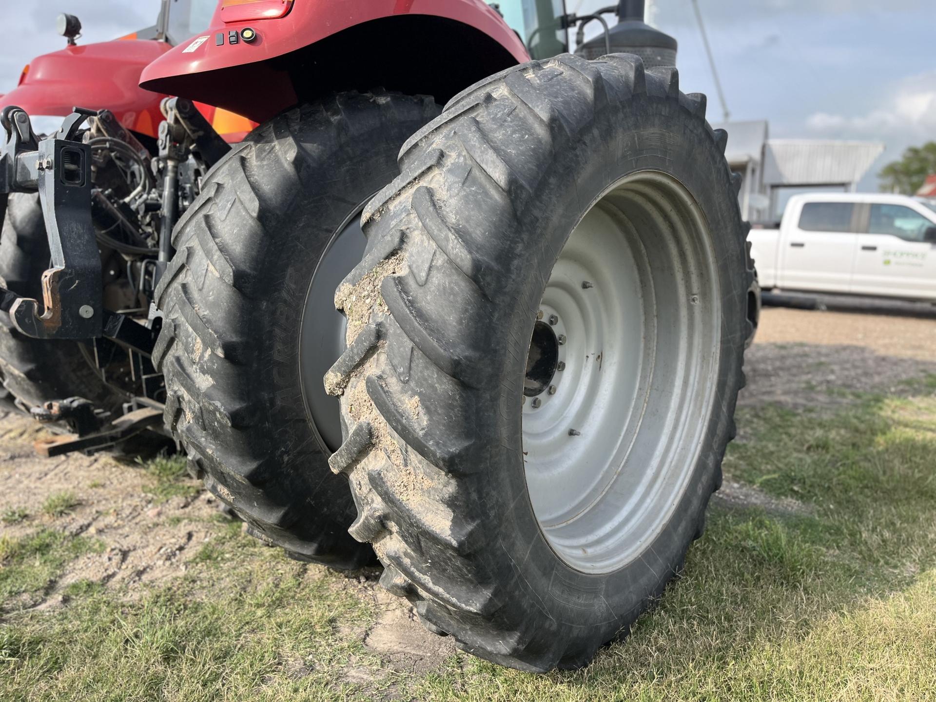 2015 Case IH Magnum 310 Rowtrac Image