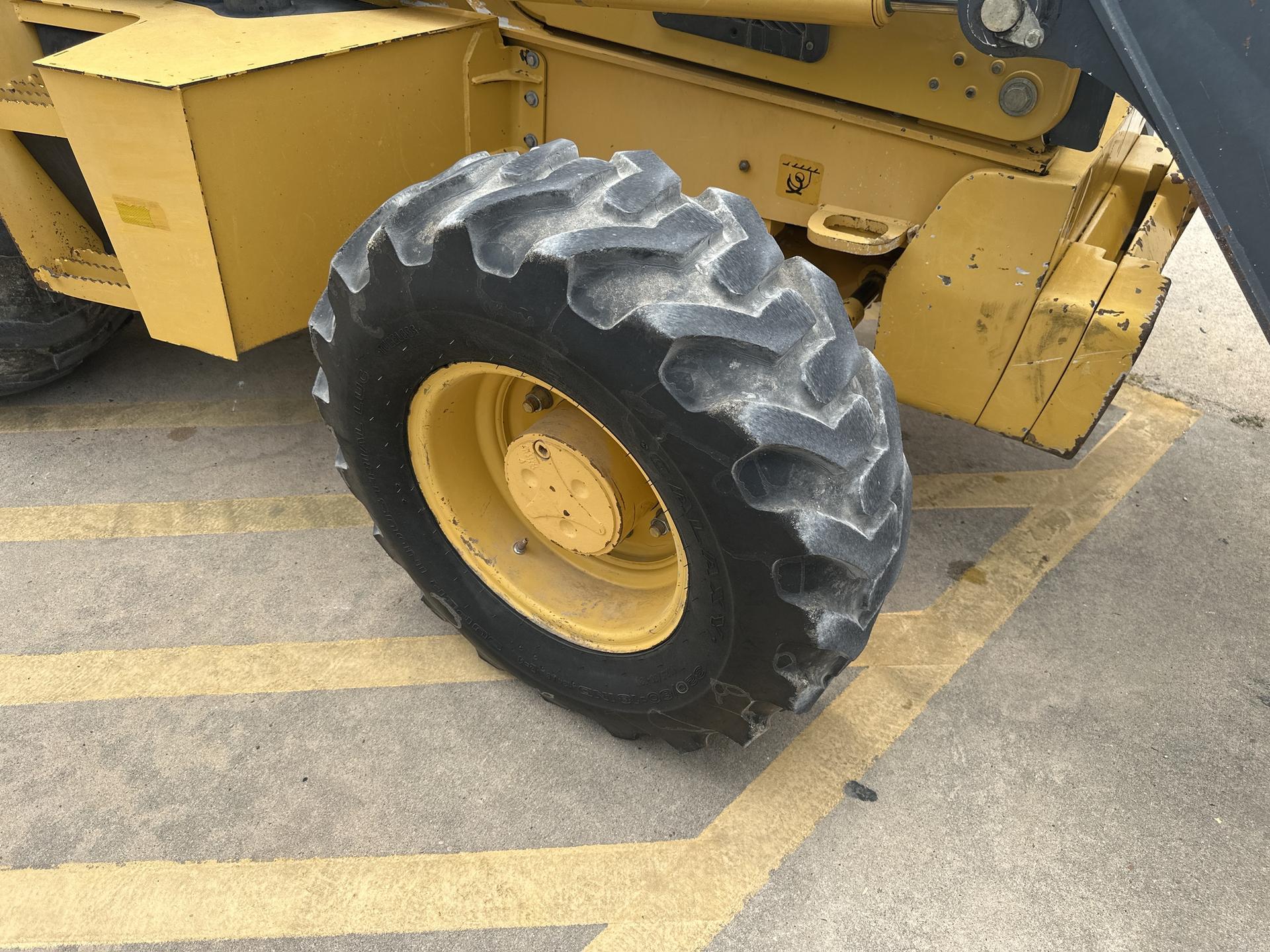 2011 John Deere 410J Image