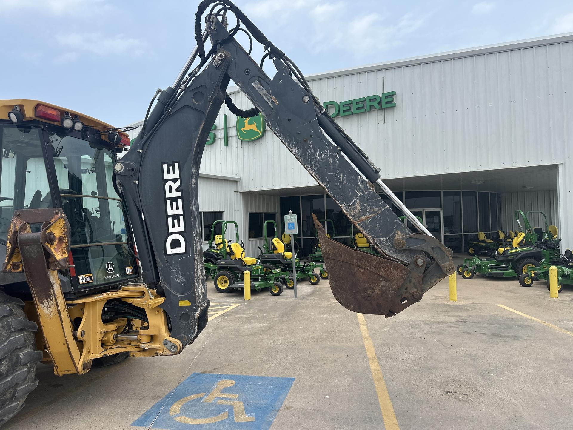2011 John Deere 410J Image