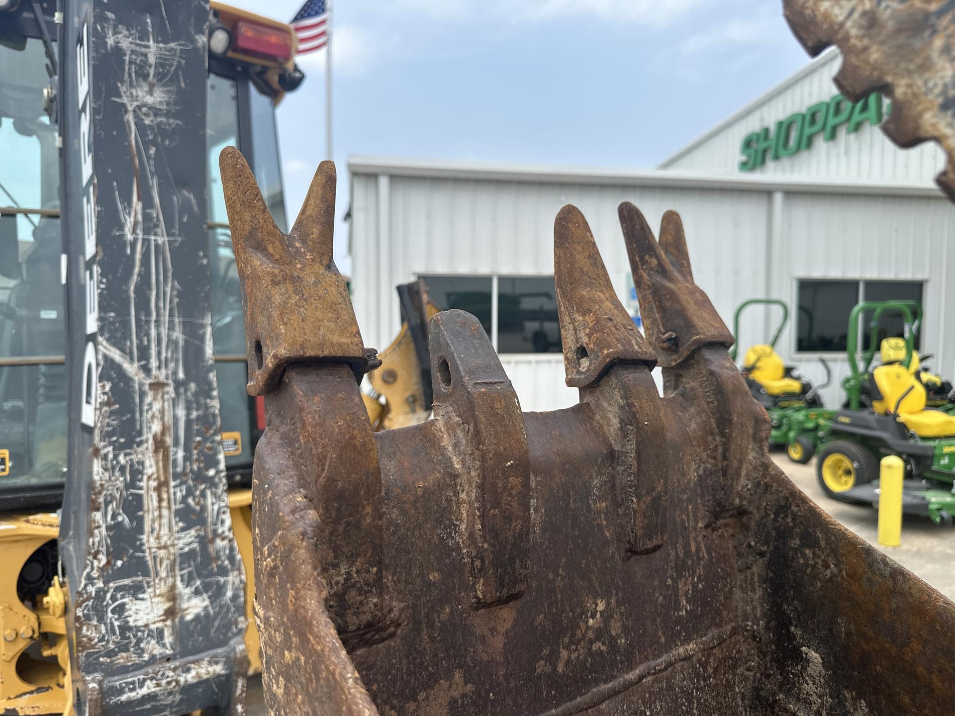 2011 John Deere 410J Image