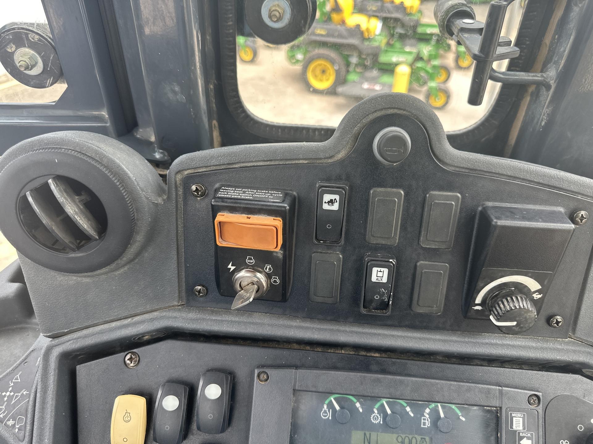 2011 John Deere 410J Image