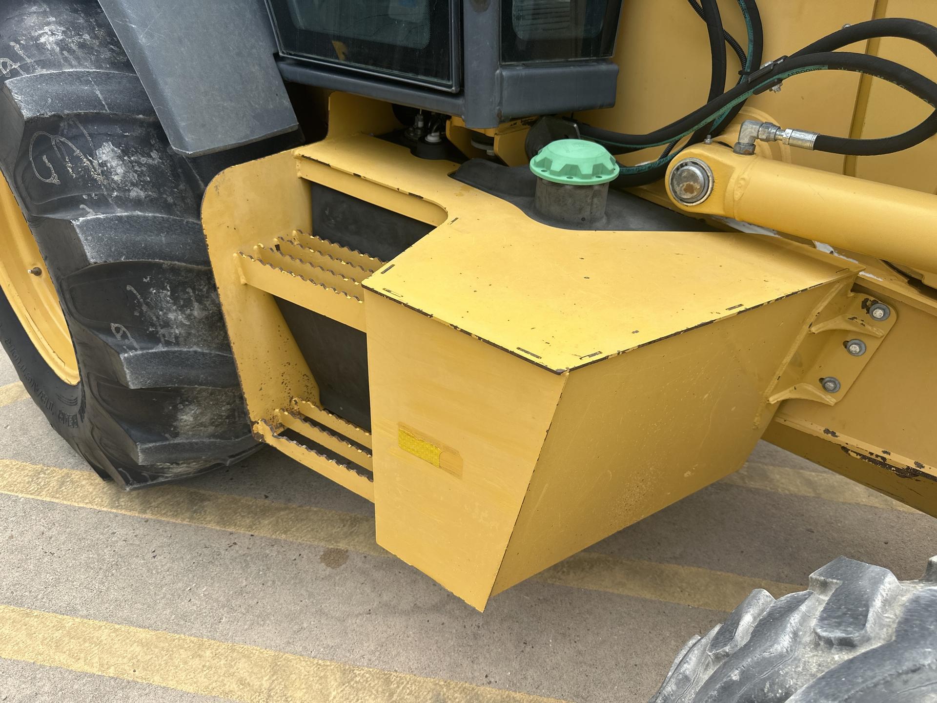 2011 John Deere 410J Image