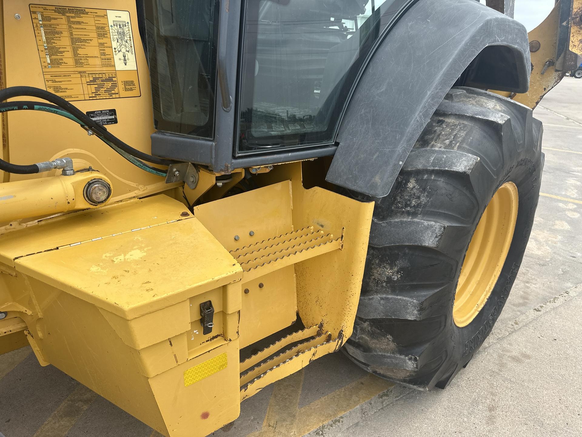 2011 John Deere 410J Image