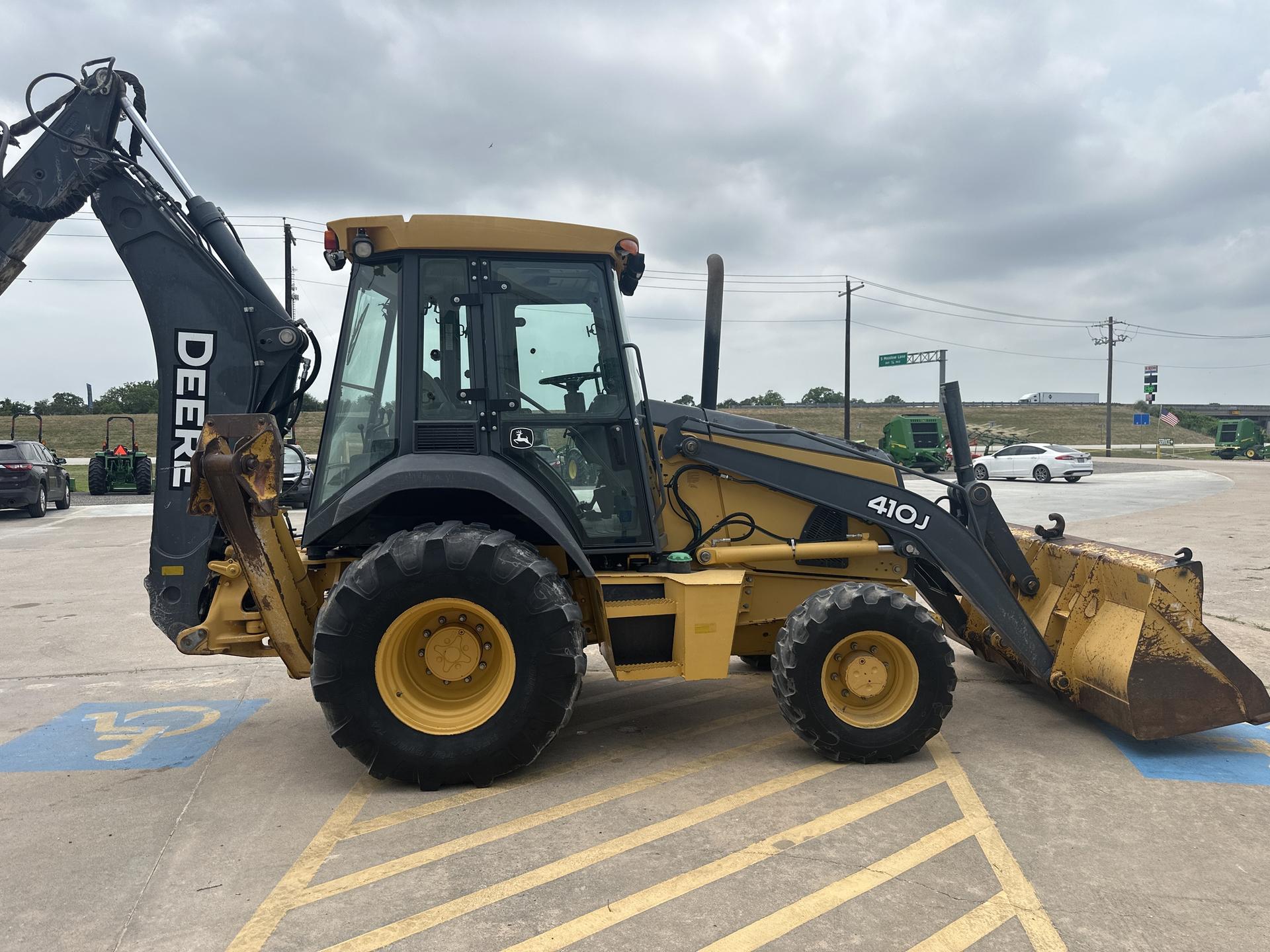 2011 John Deere 410J Image