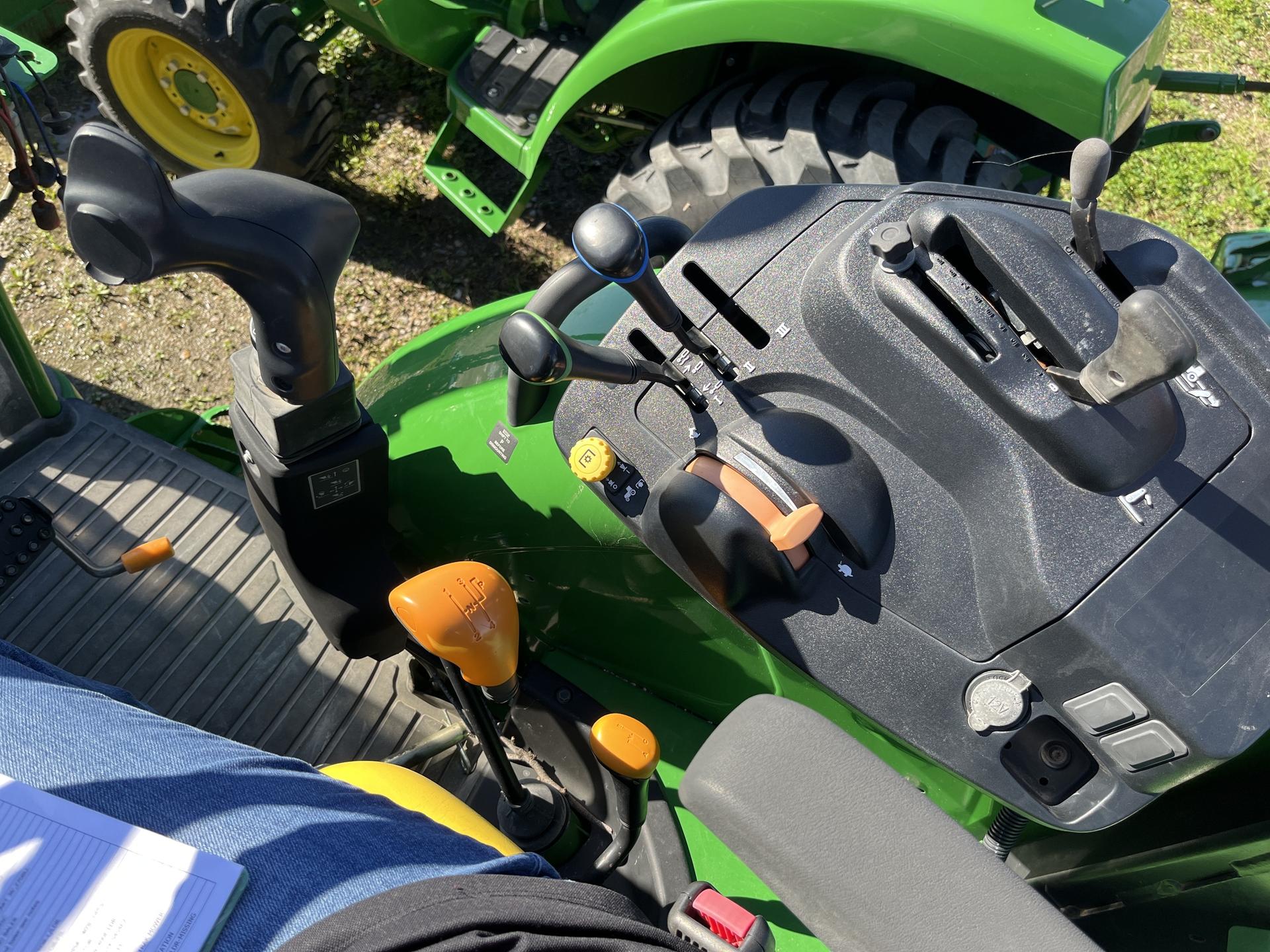 2018 John Deere 5085E Image