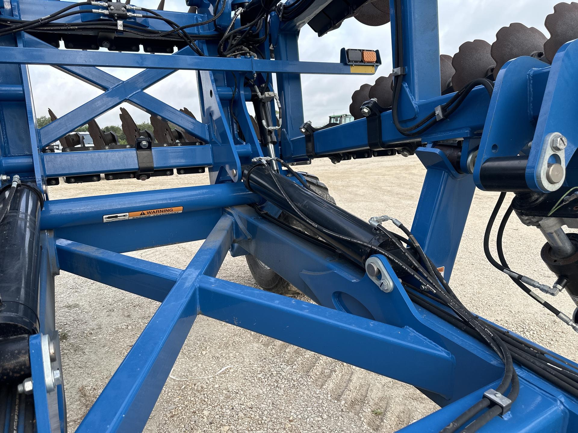 2023 Kinze MT302 Image