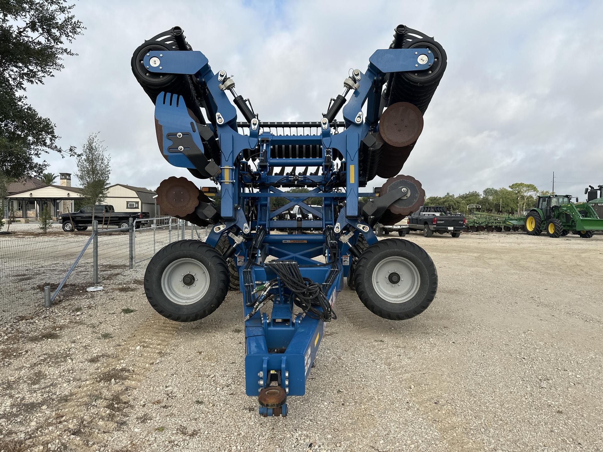 2023 Kinze MT302 Image