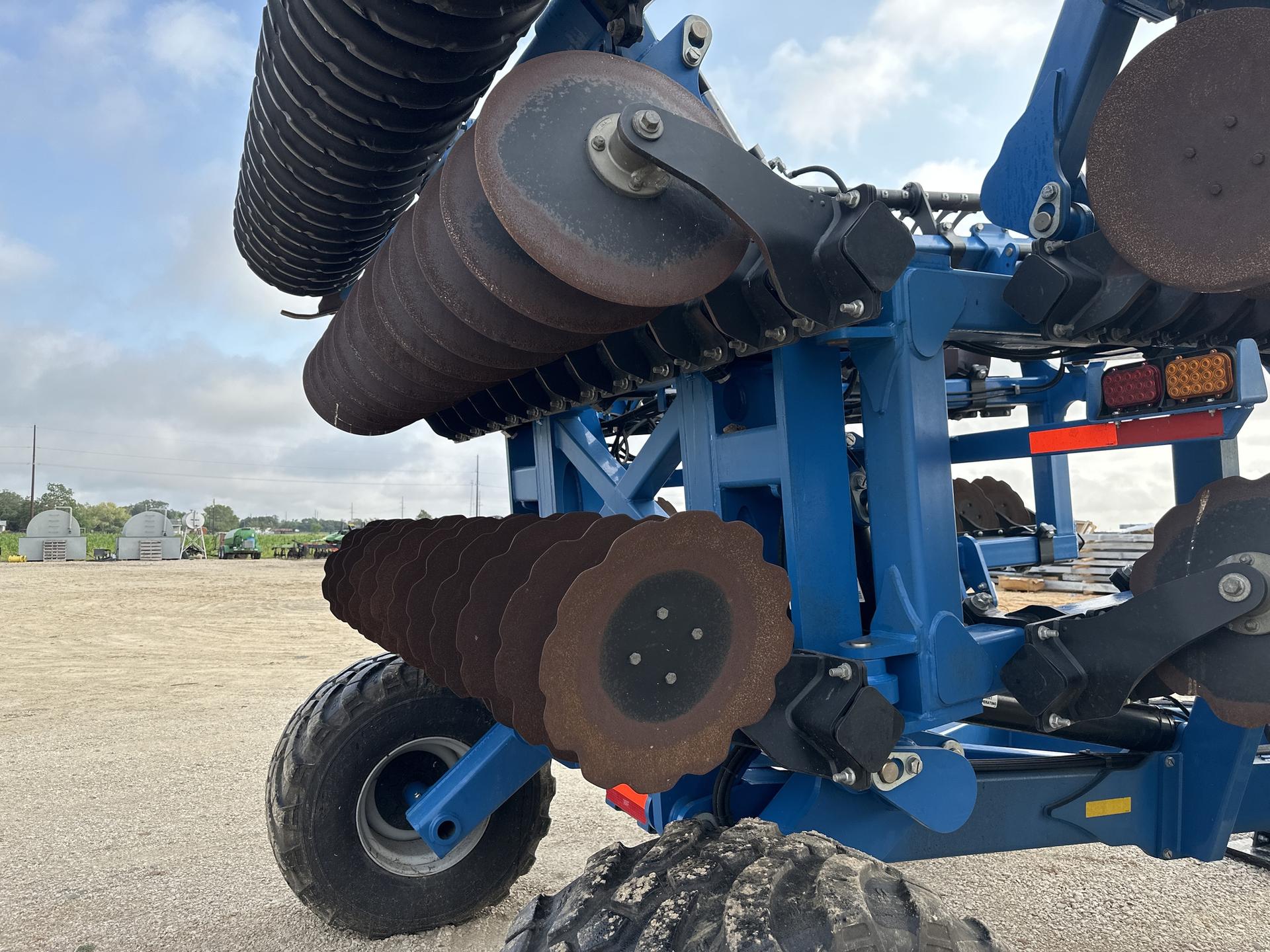 2023 Kinze MT302 Image