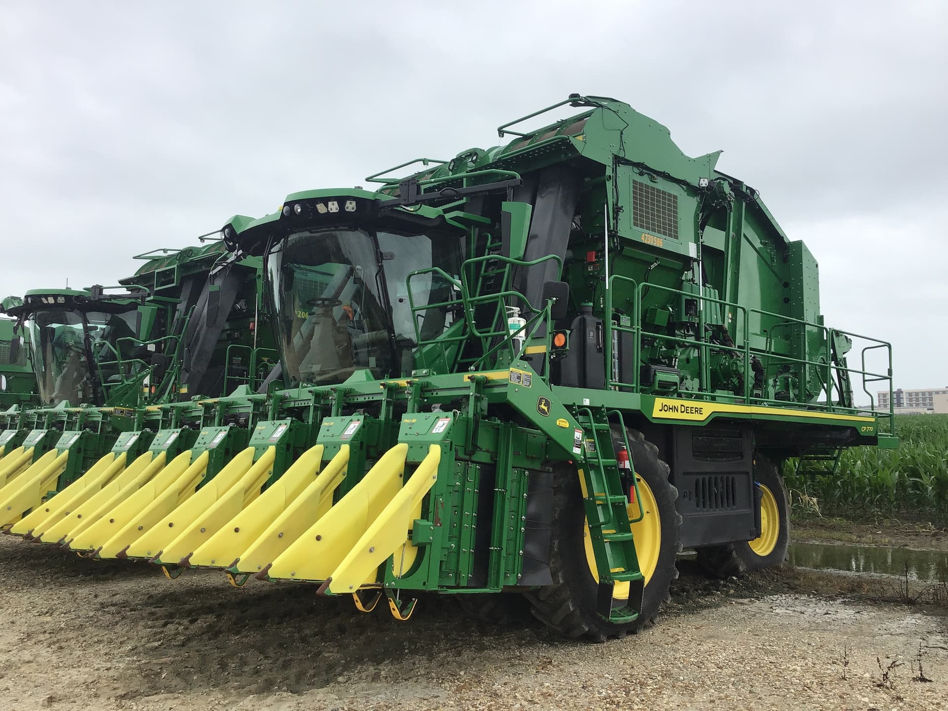 2023 John Deere CP770 Image