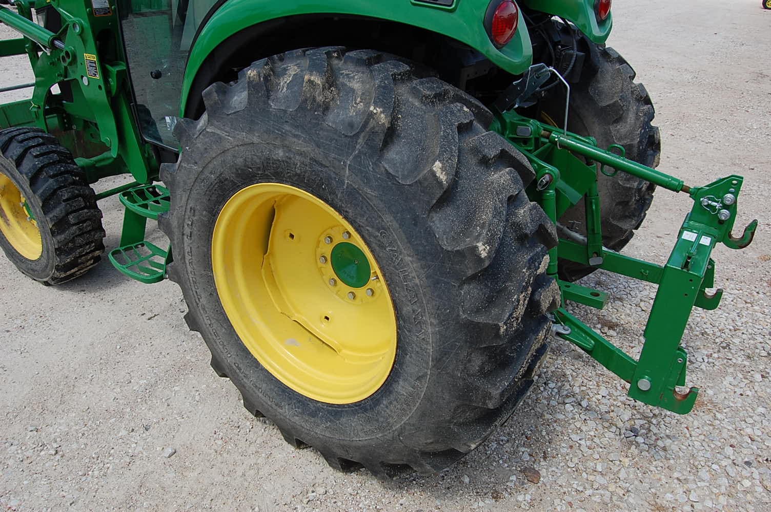 2021 John Deere 4052R Image