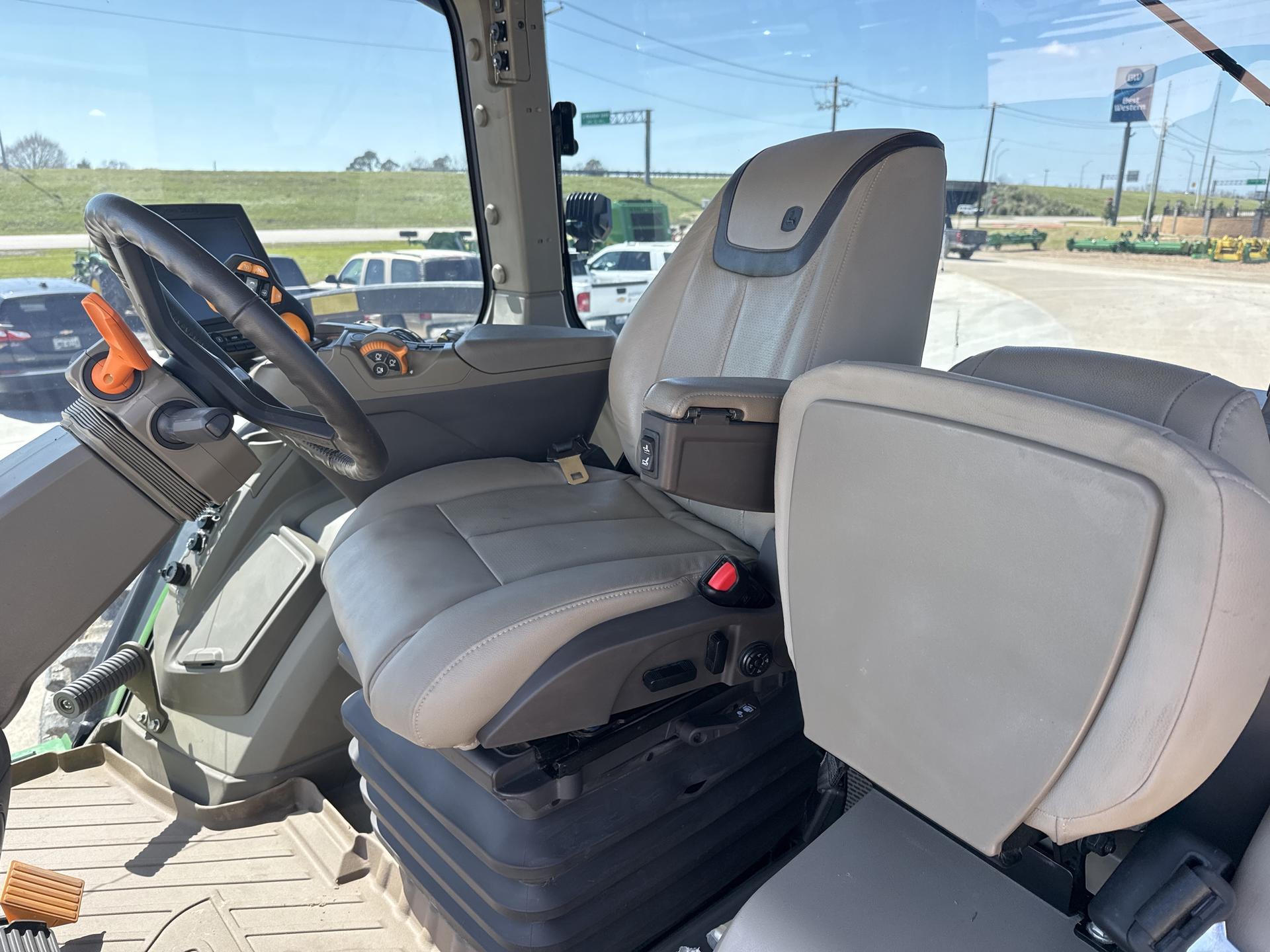 2023 John Deere 8R 310 Image