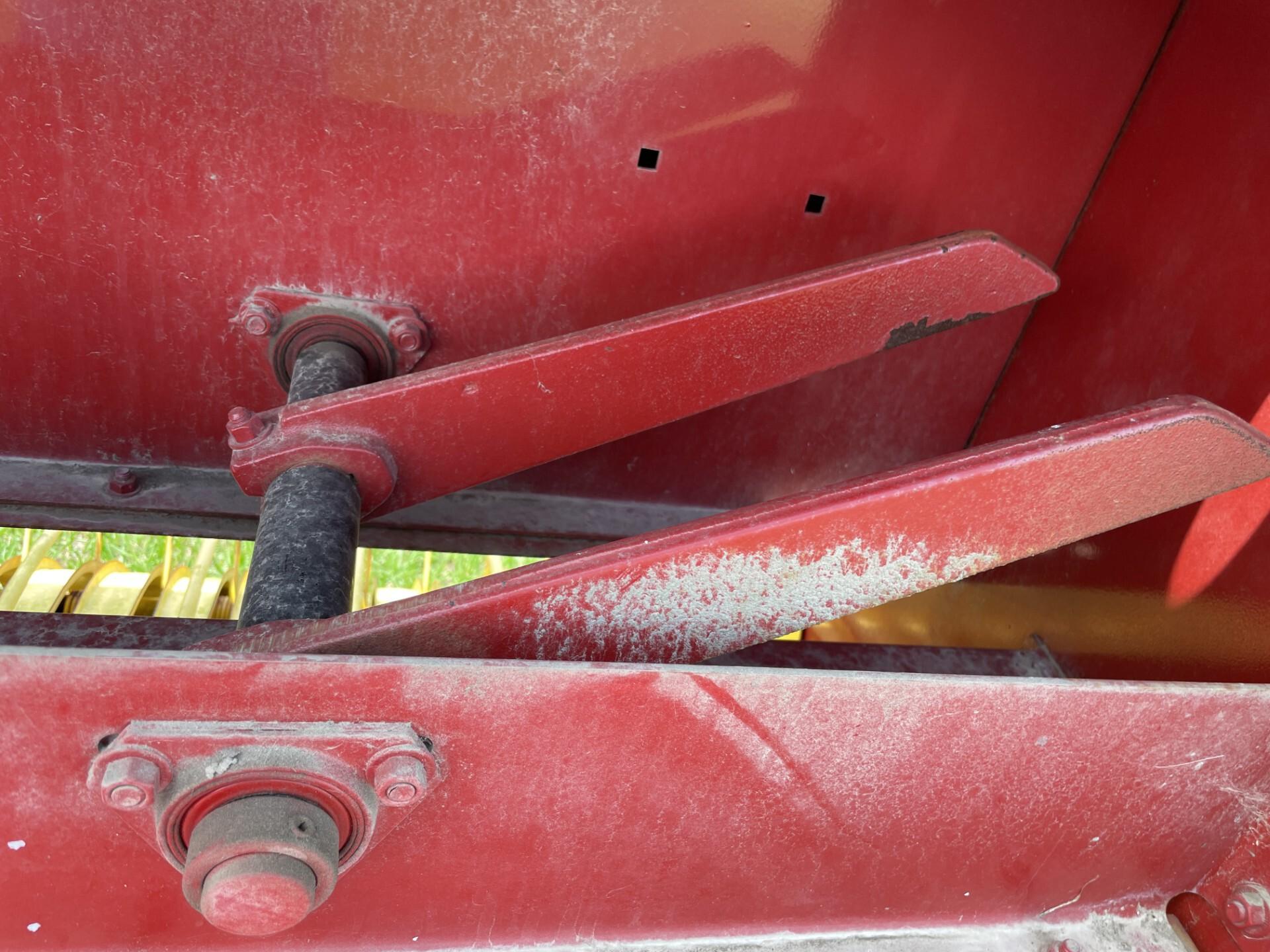 2011 New Holland BC5070 Image