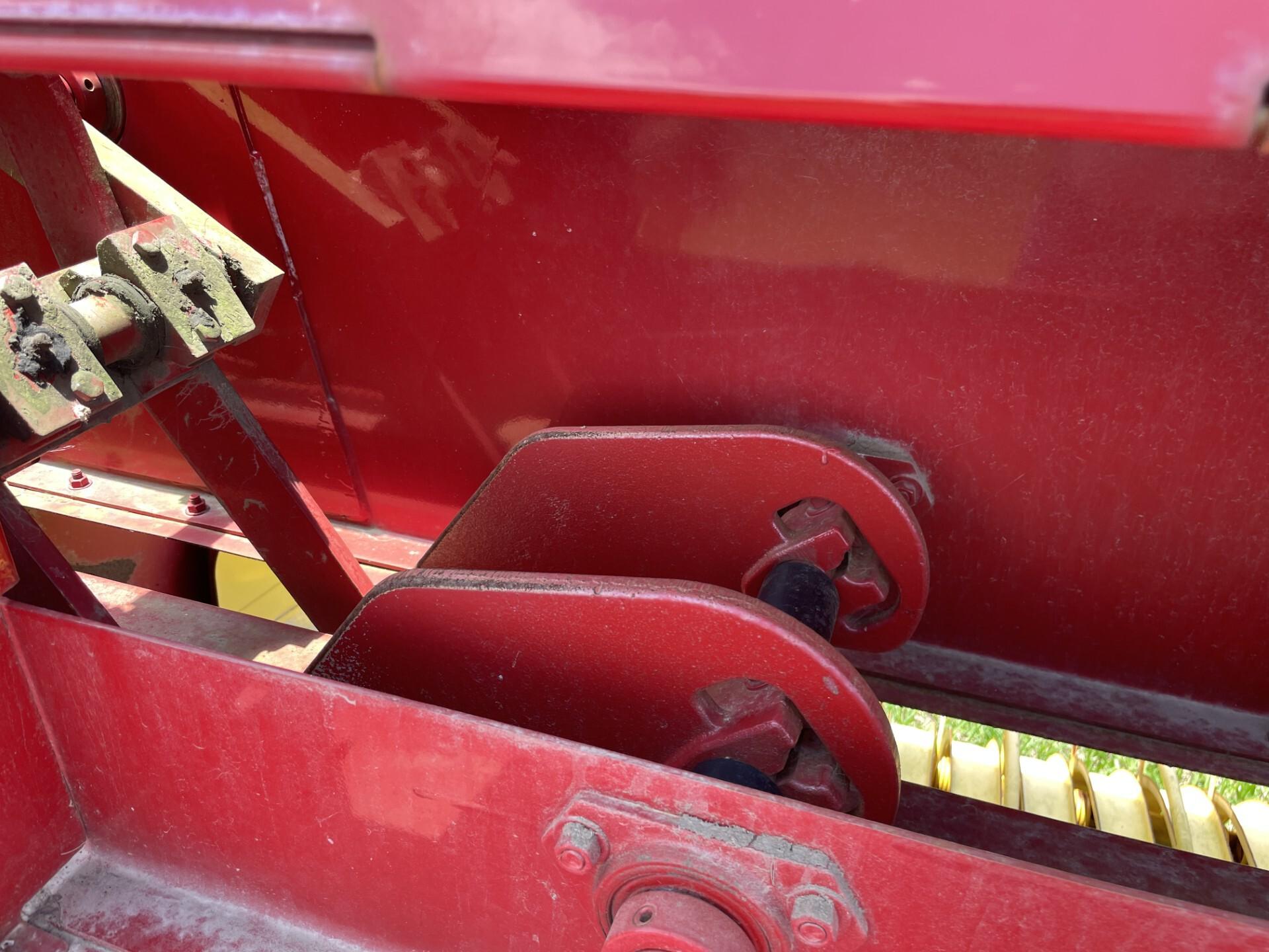 2011 New Holland BC5070 Image
