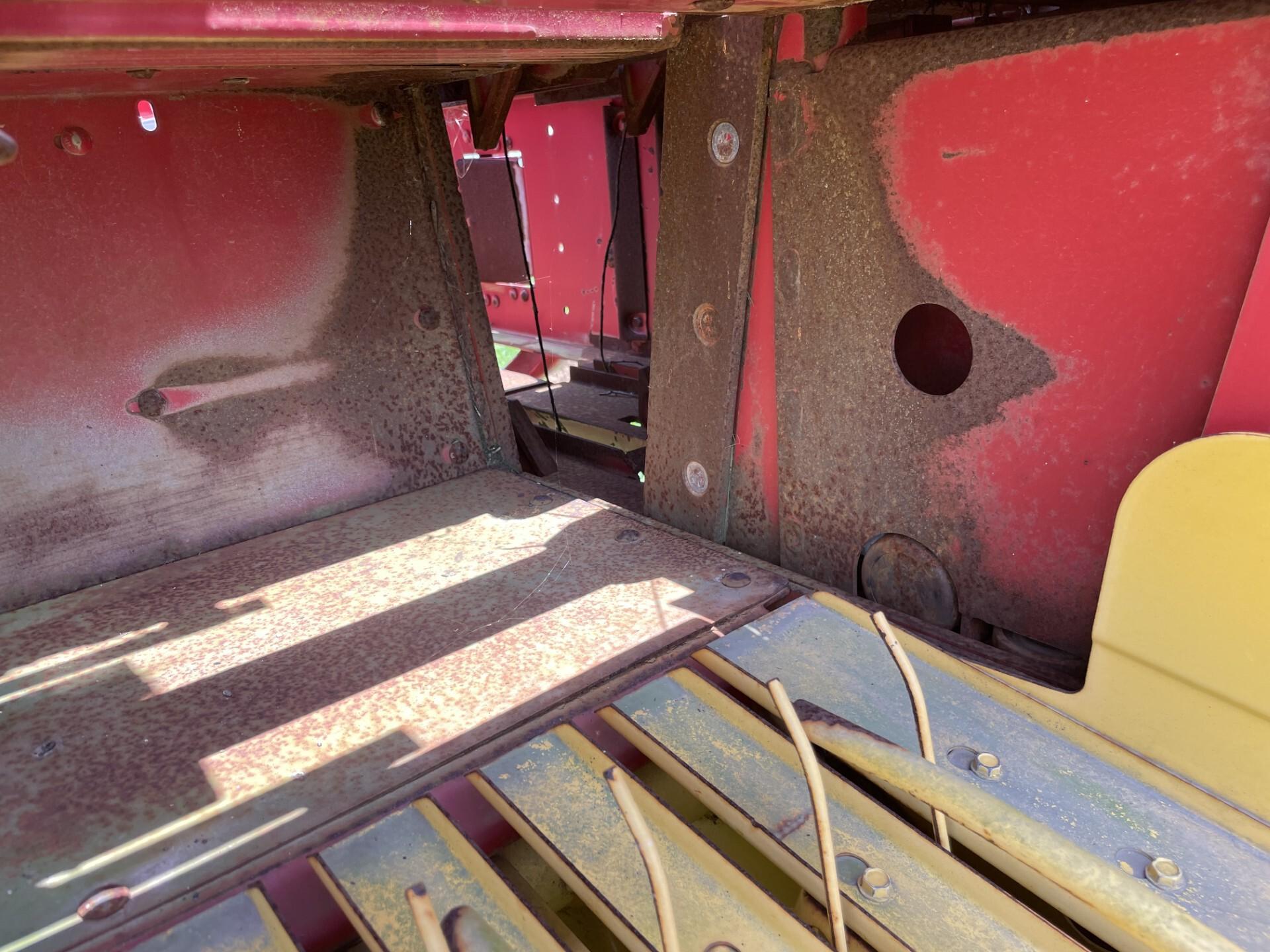 2011 New Holland BC5070 Image