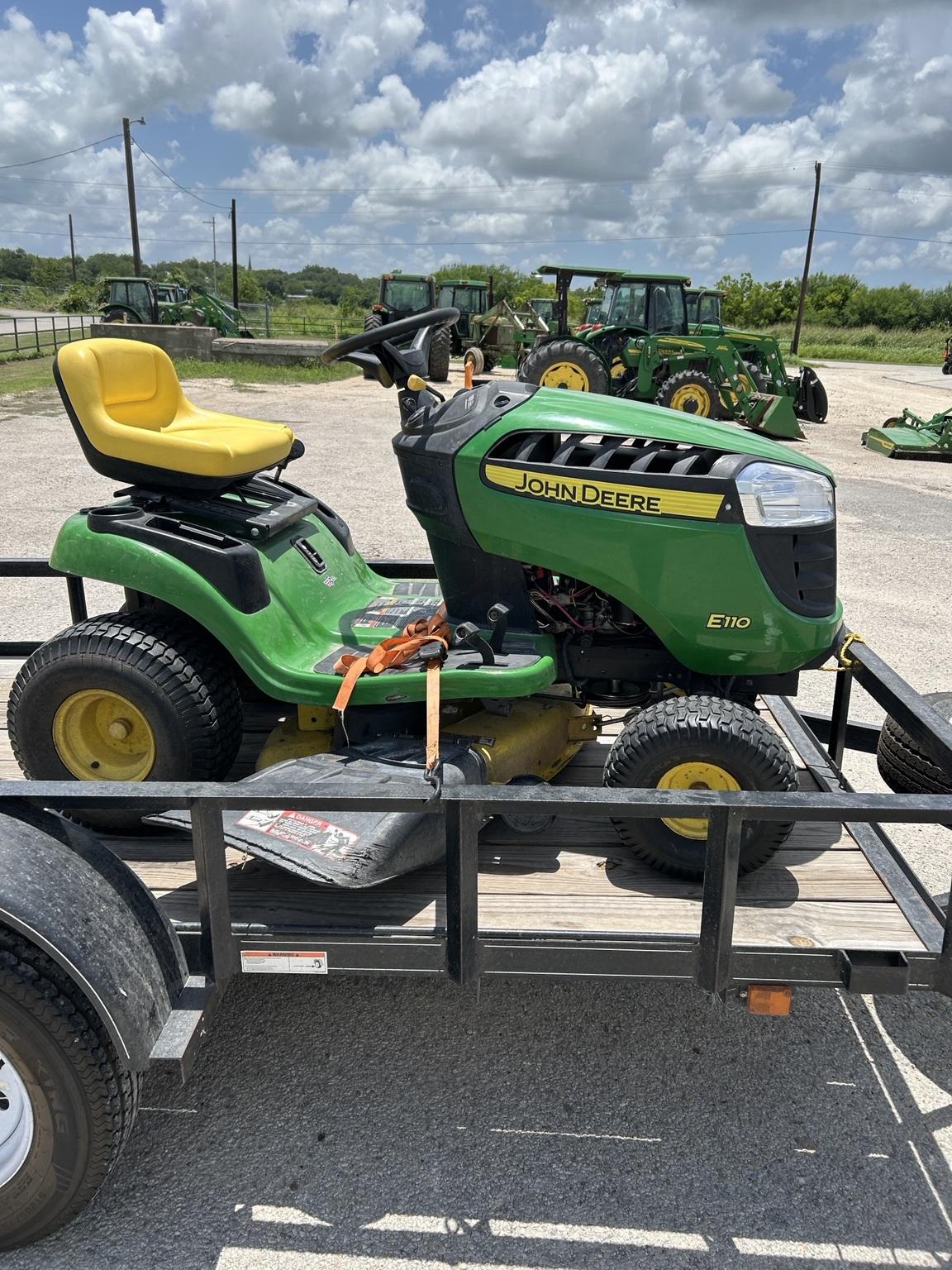2017 John Deere E110 Image
