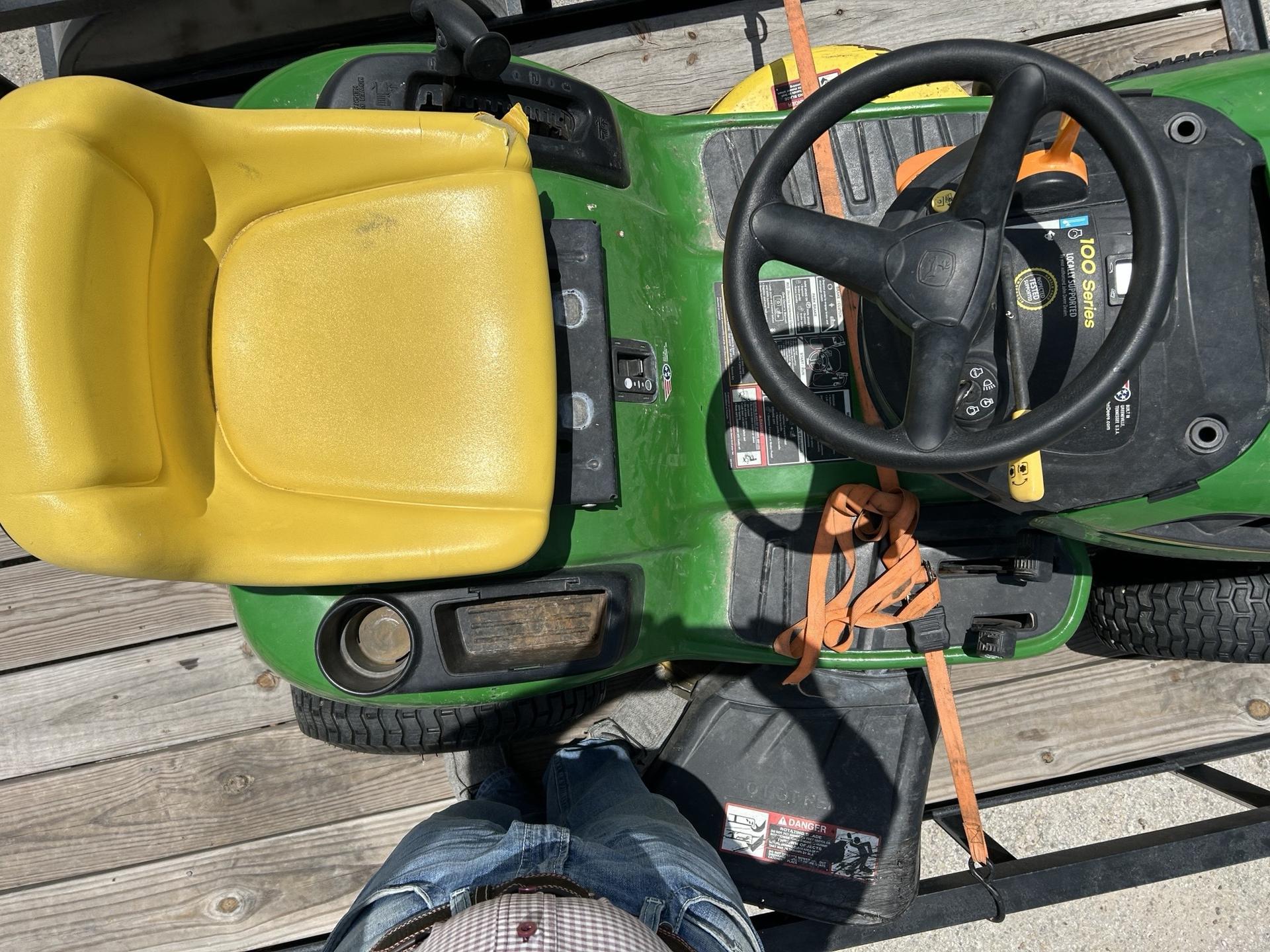 2017 John Deere E110 Image
