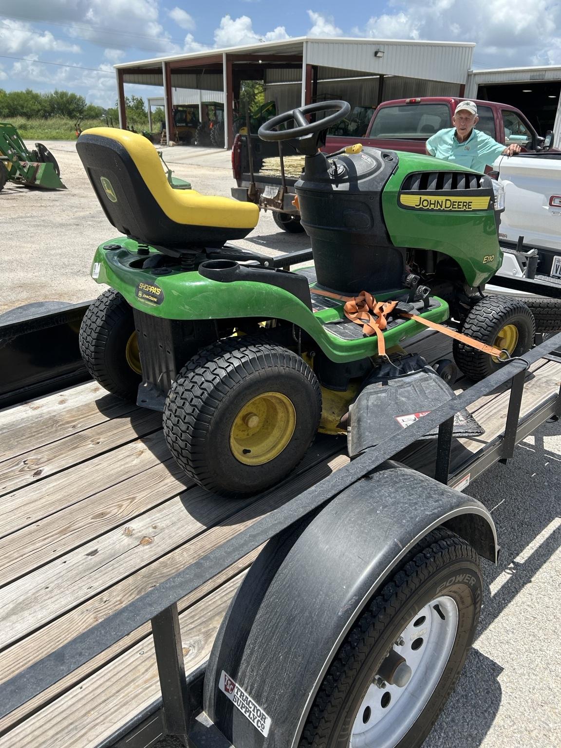 2017 John Deere E110 Image