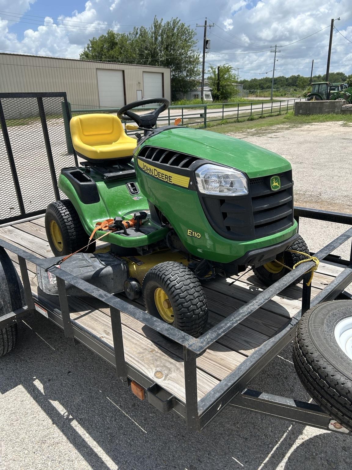 2017 John Deere E110 Image