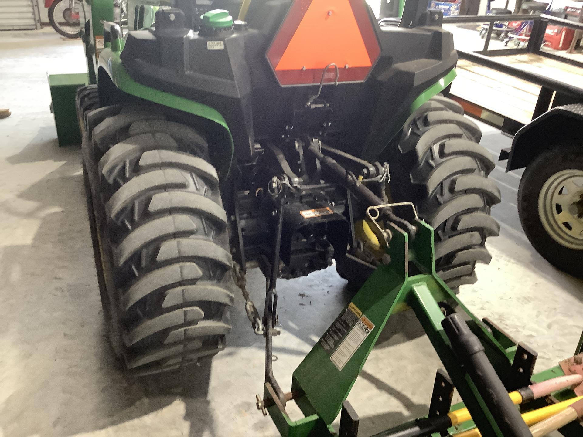2018 John Deere 3032E Image