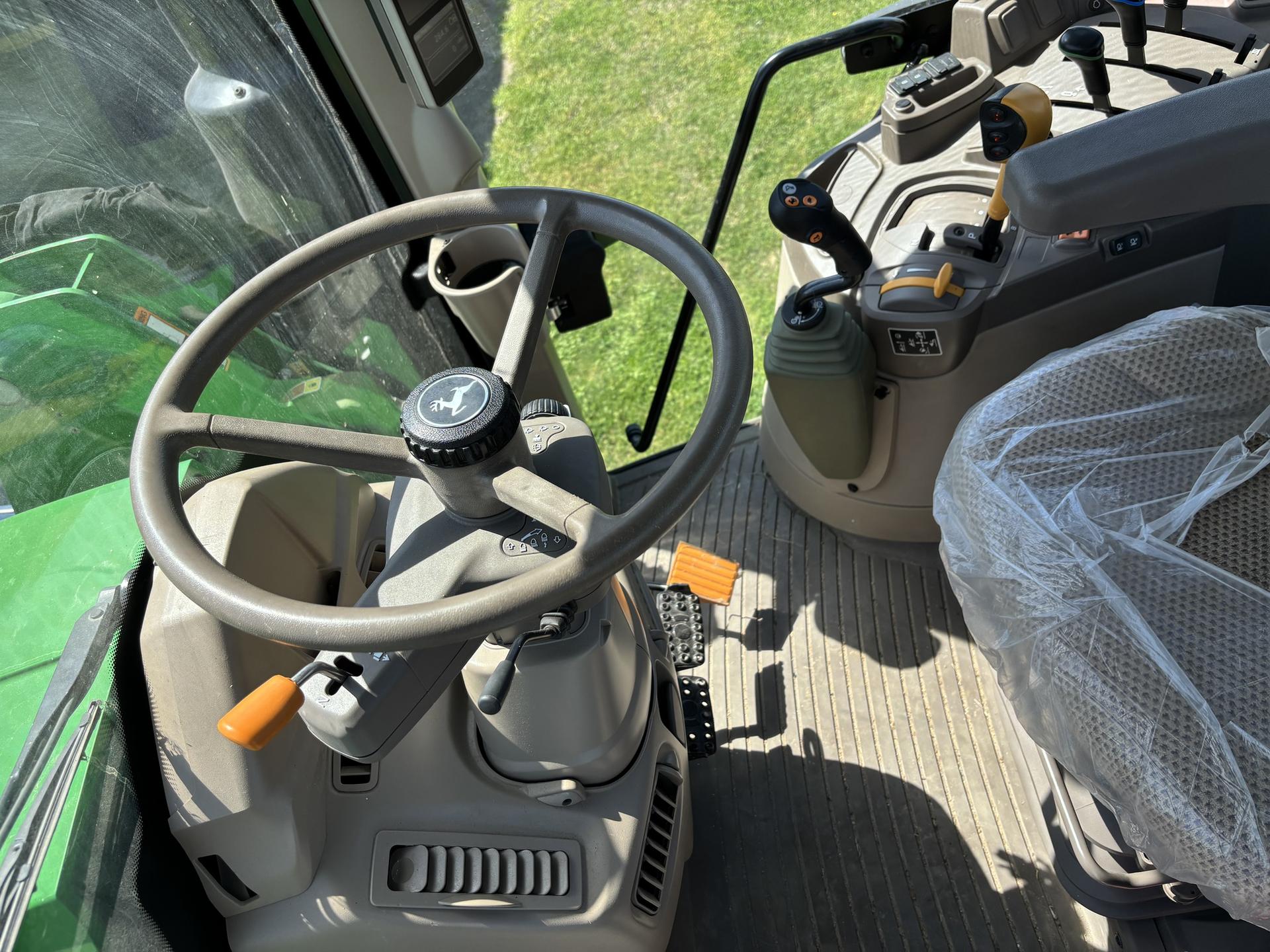 2022 John Deere 6120M Image
