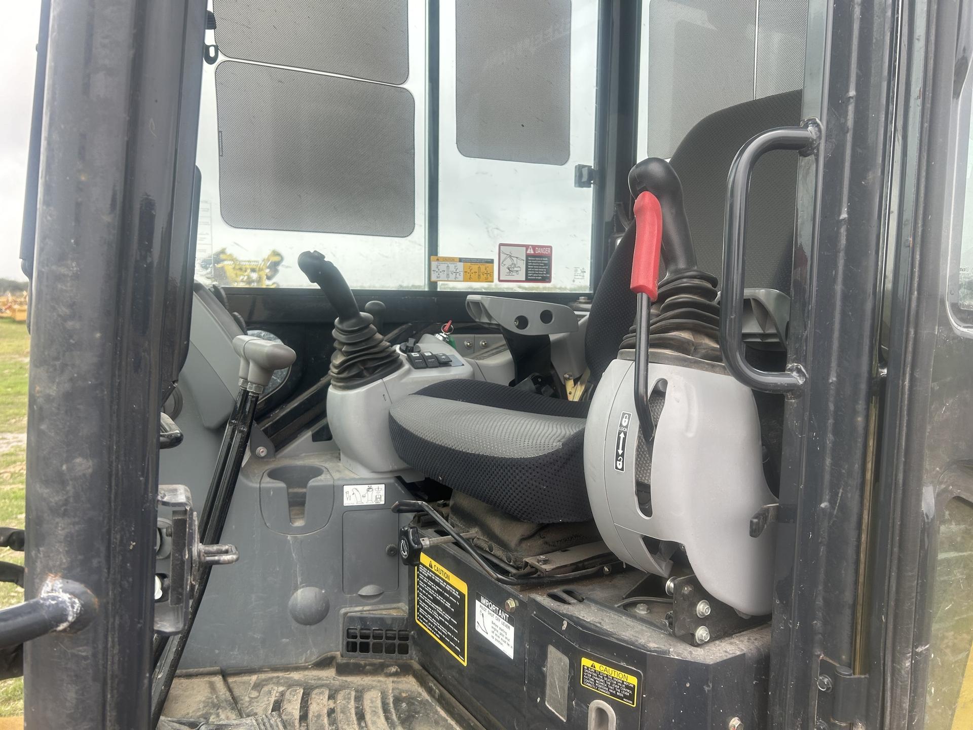 2022 John Deere 60G Image