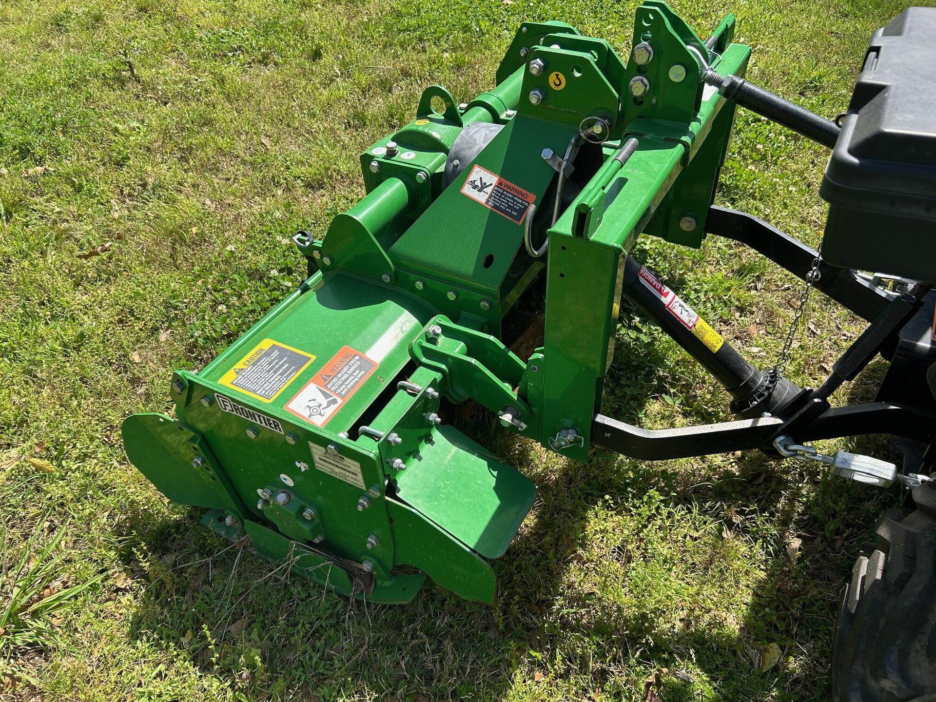 2022 John Deere 1025R Image