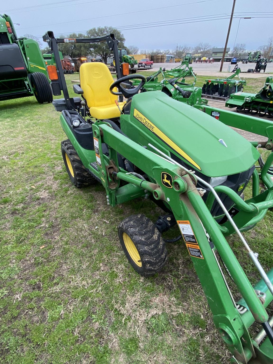 2014 John Deere 1025R Image