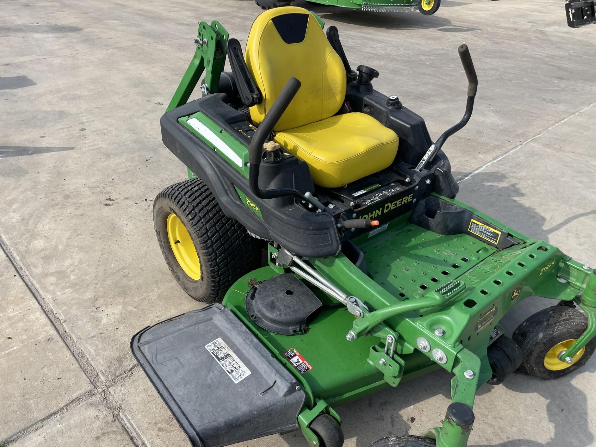 2020 John Deere Z915E Image