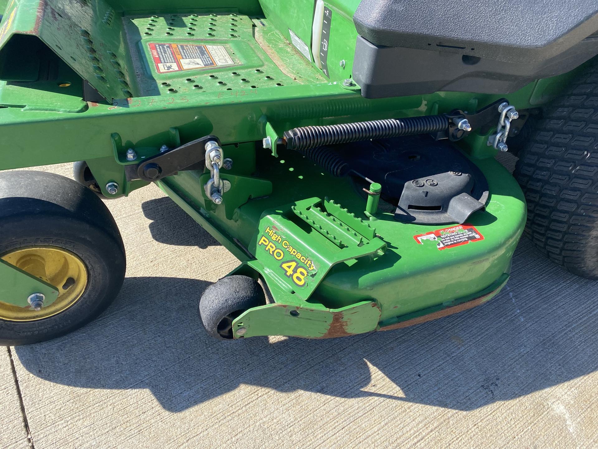 2023 John Deere Z720E Image