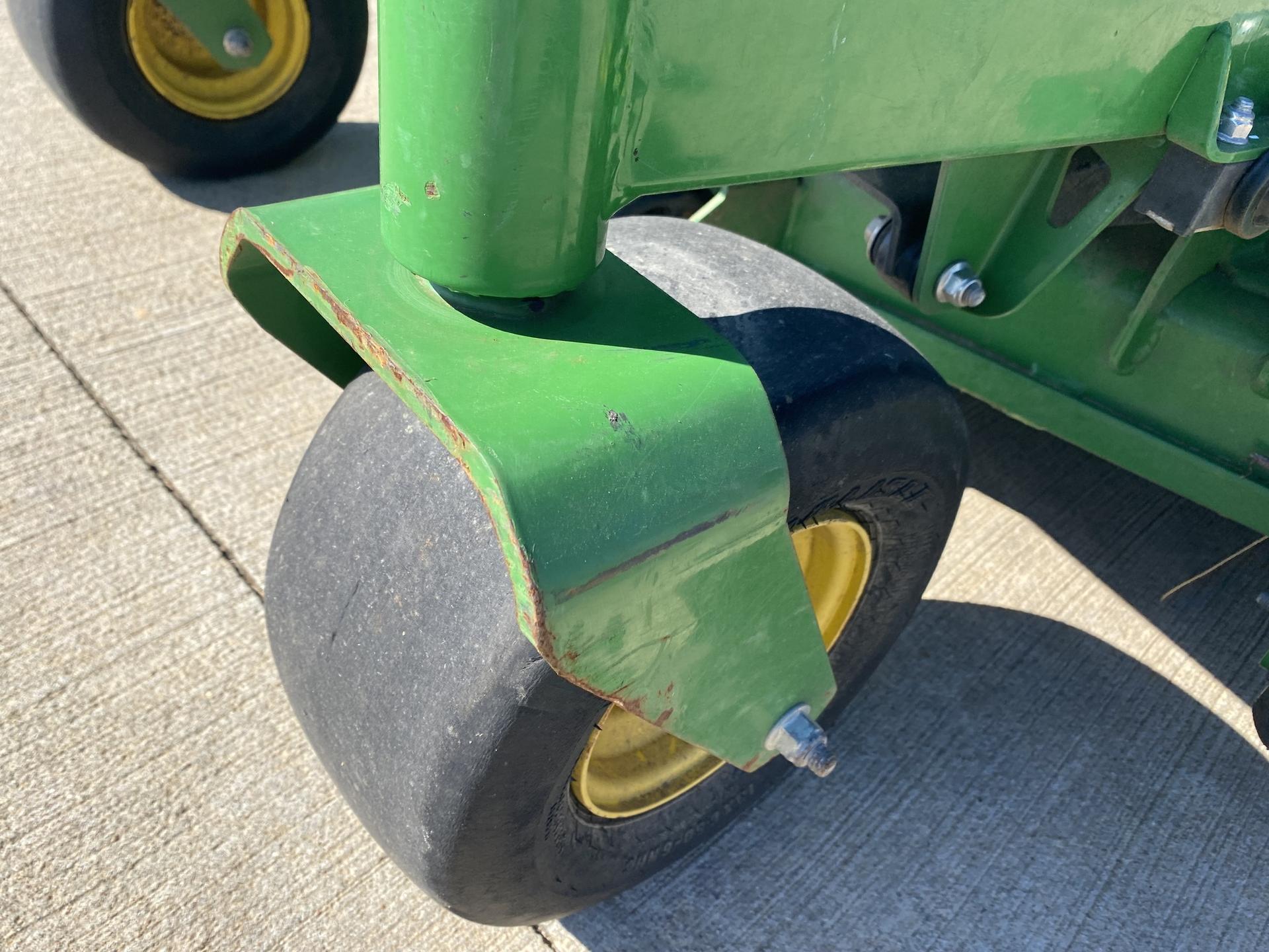 2023 John Deere Z720E Image