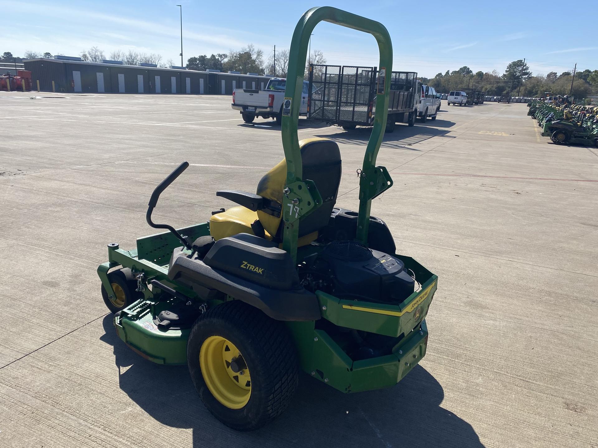 2023 John Deere Z720E Image