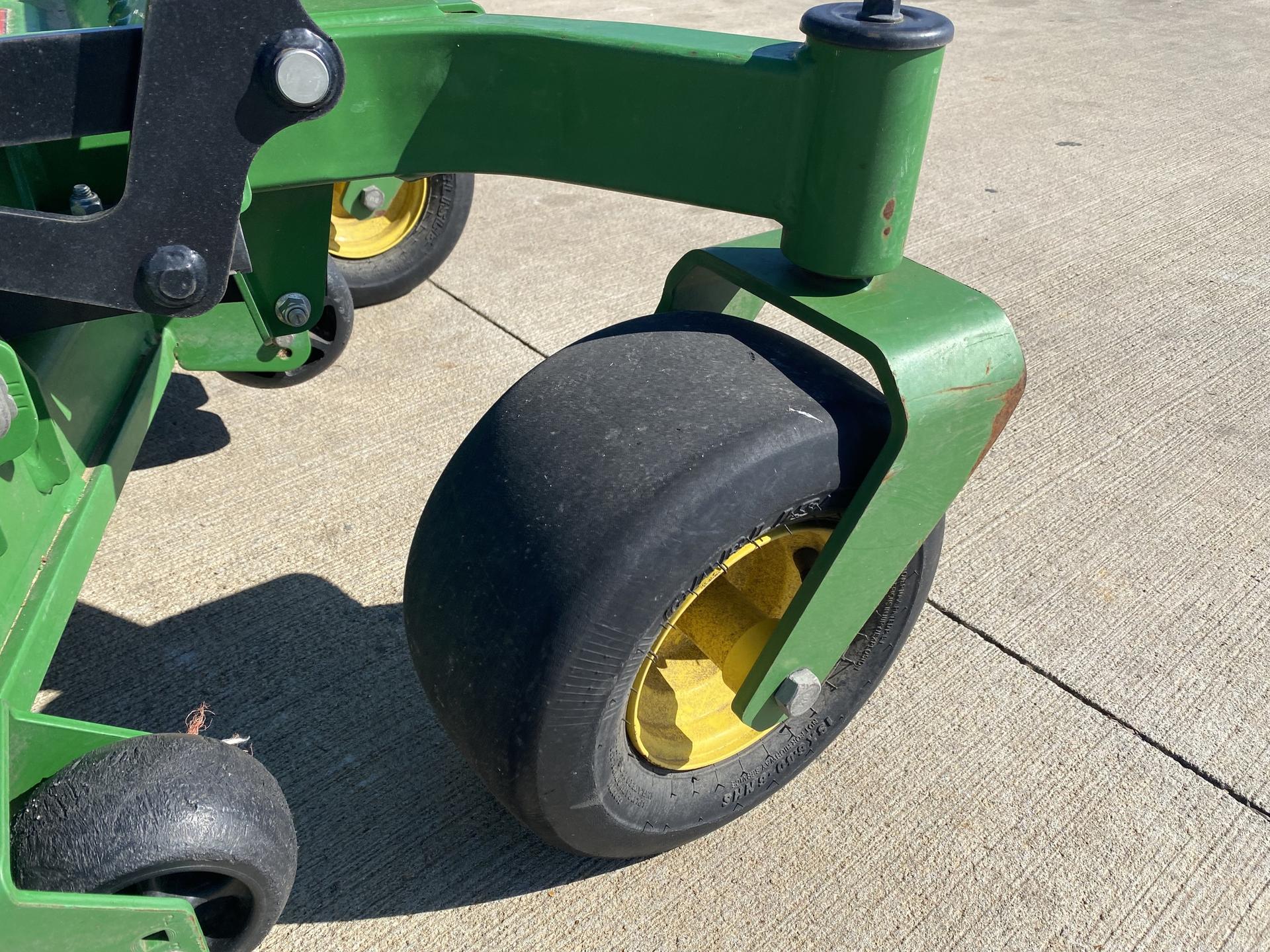 2023 John Deere Z720E Image