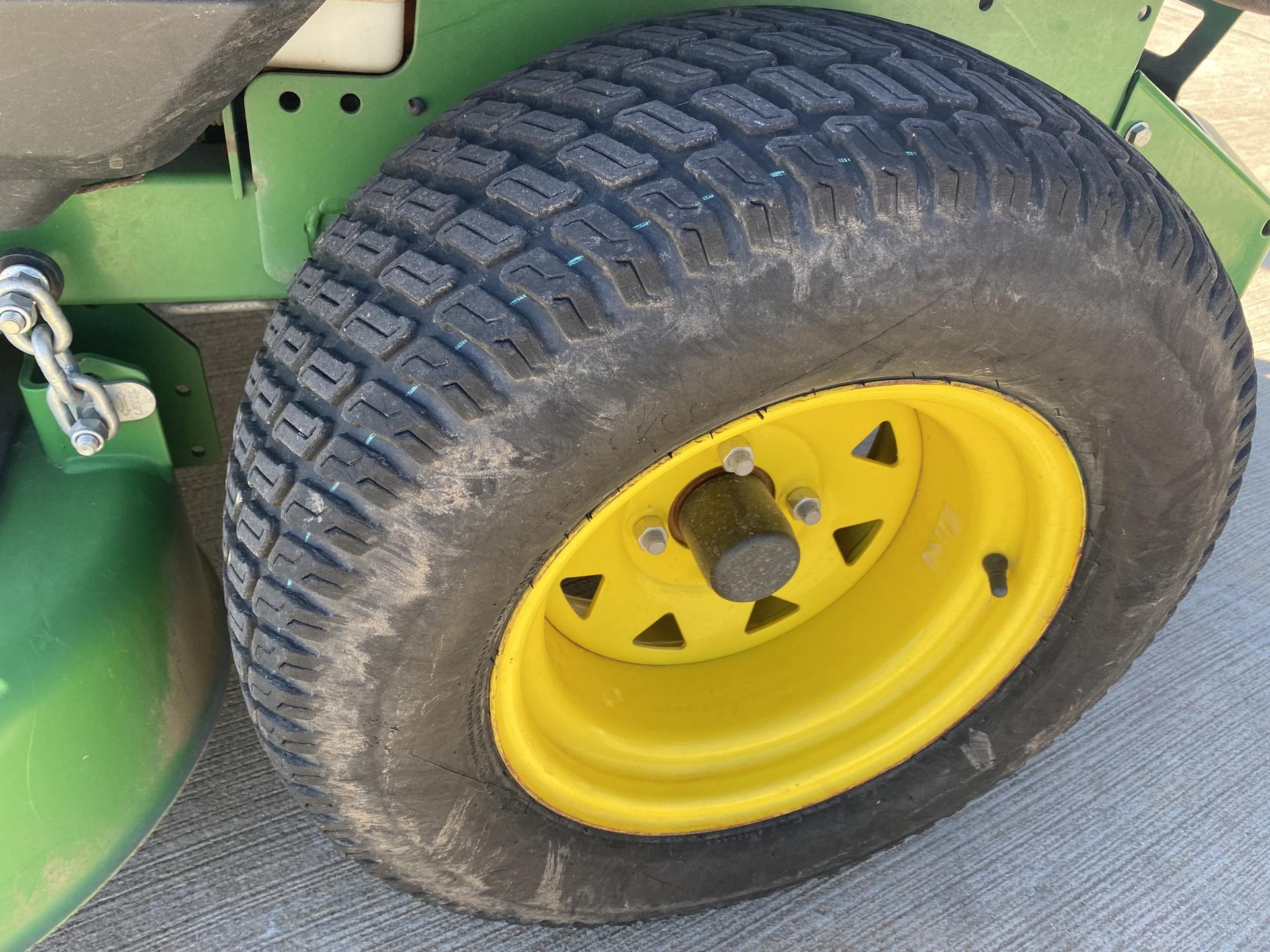 2023 John Deere Z720E Image