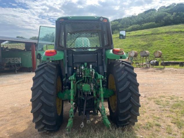2010 John Deere 7330 Image