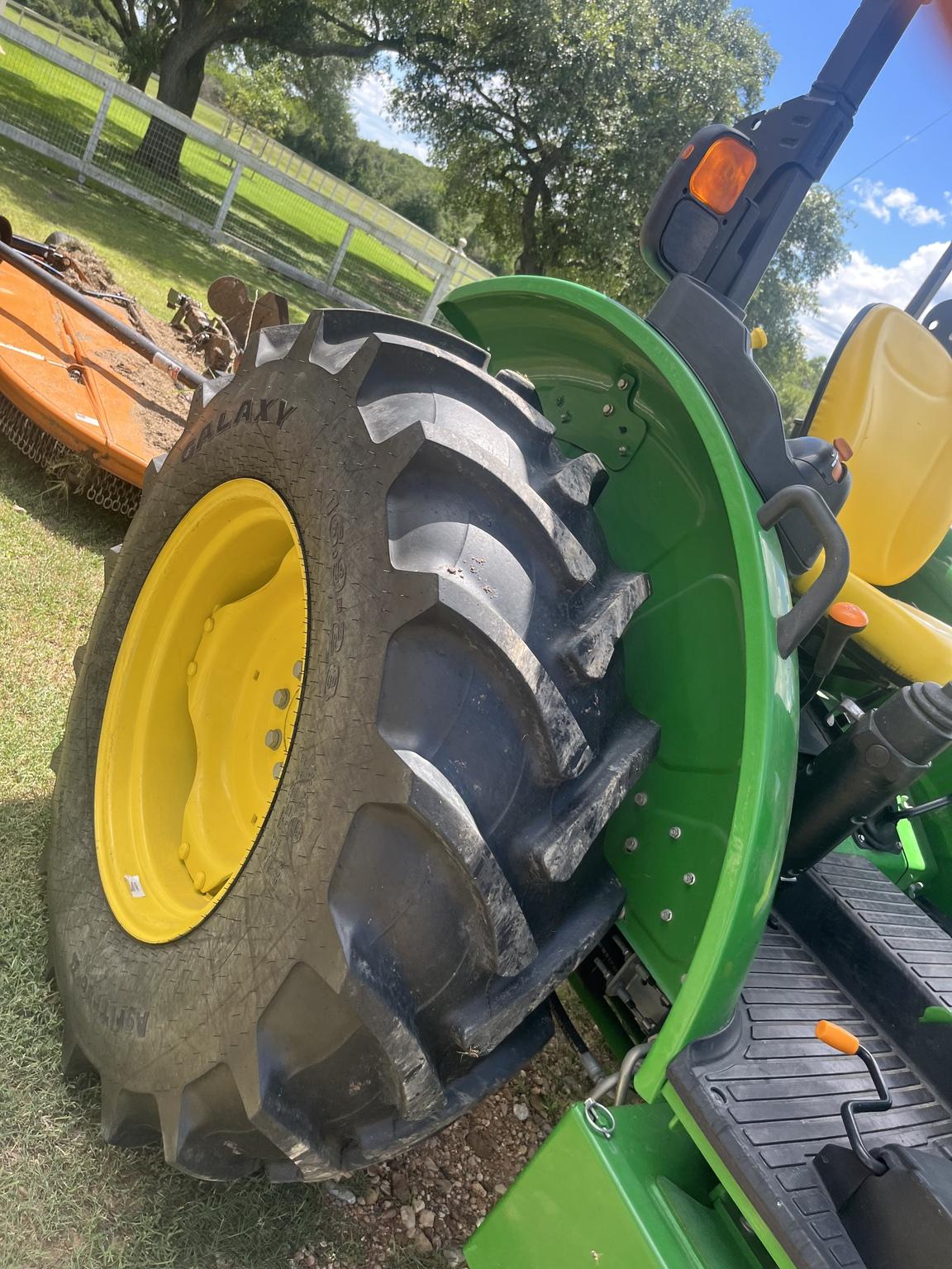2022 John Deere 5065E Image