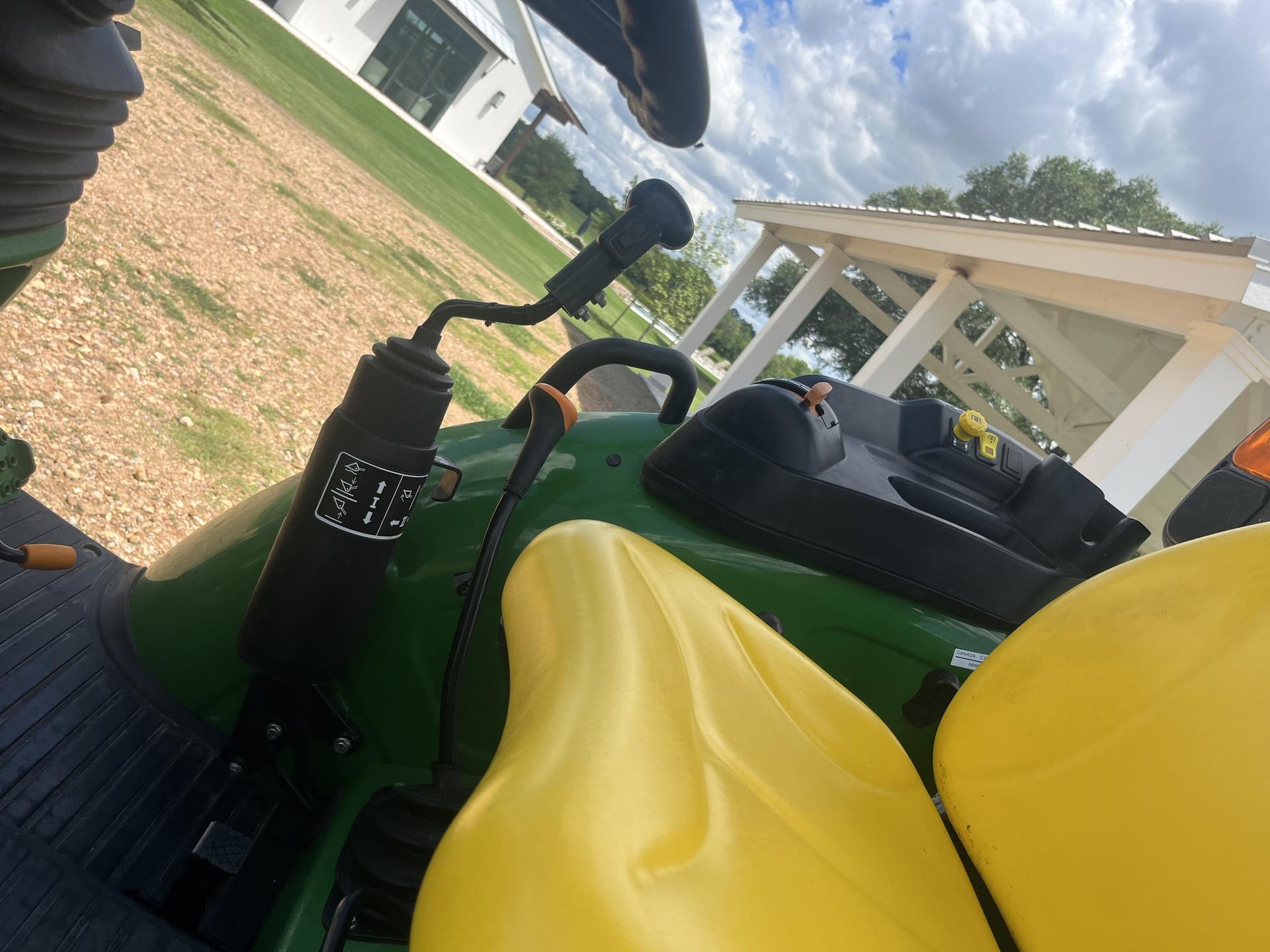 2022 John Deere 5065E Image