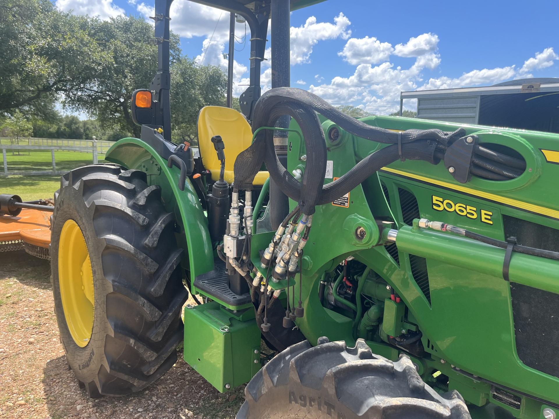 2022 John Deere 5065E Image