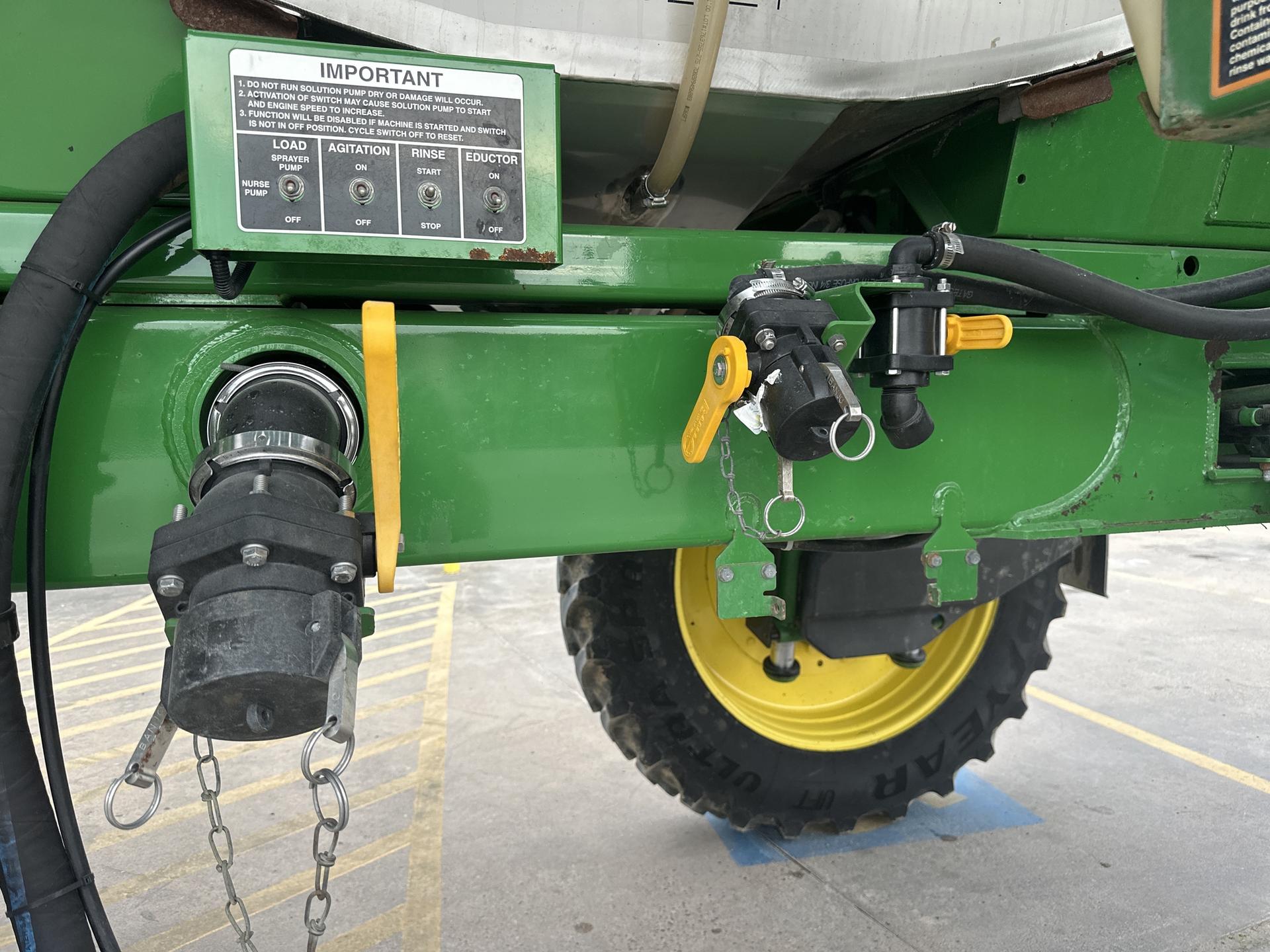 2005 John Deere 4920 Image